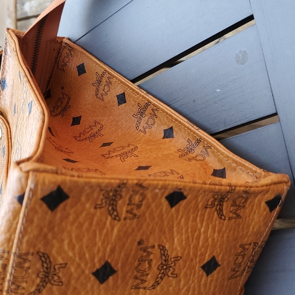 💥💥SOLD💥💥MCM TOTE BAG - Picture 11 of 16